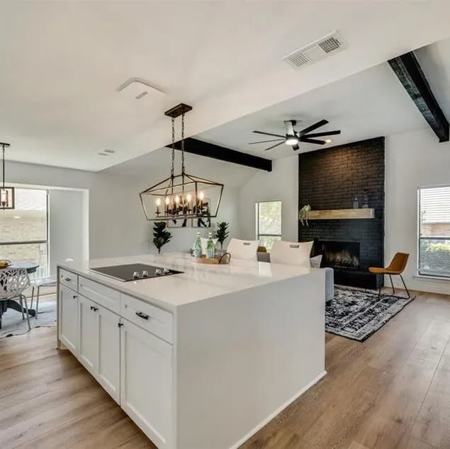 luxe-design-home-remodel-kitchen-floor-accent-wall-1920w